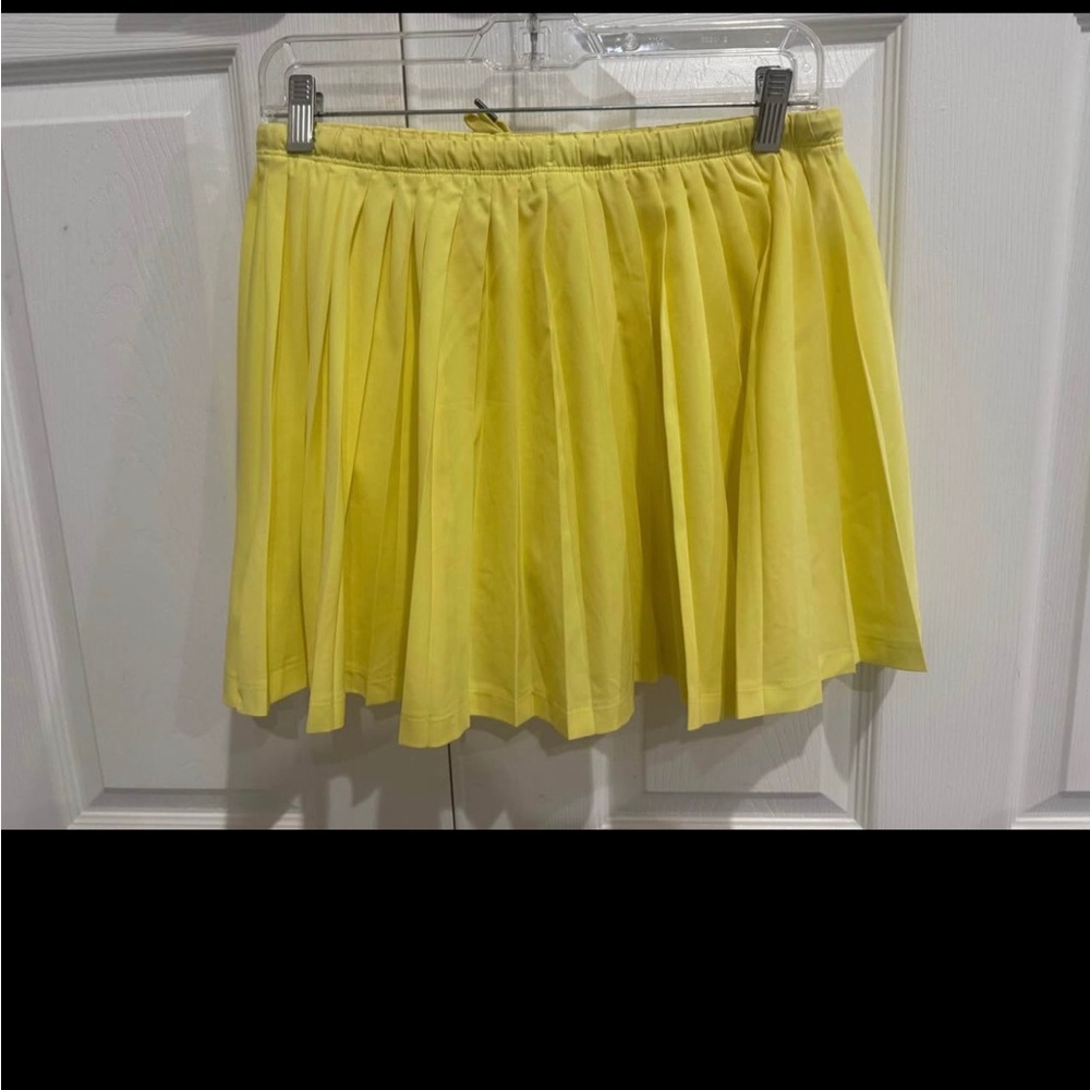 Vuori Clementine Pleated Skirt Sunlight Yellow Small NWOT - Picture 9 of 10